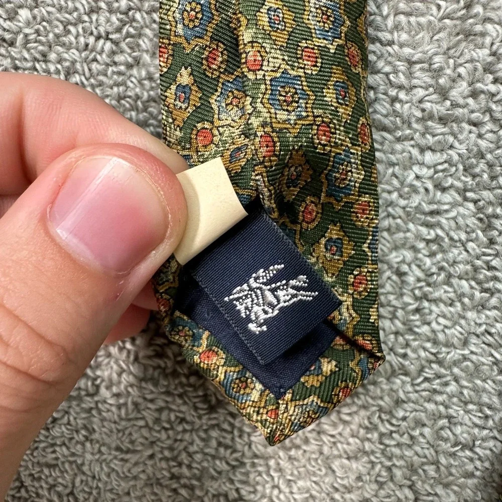 Burberrys of London Mens Silk Tie Olive Green Geometric Medallion Vintage USA